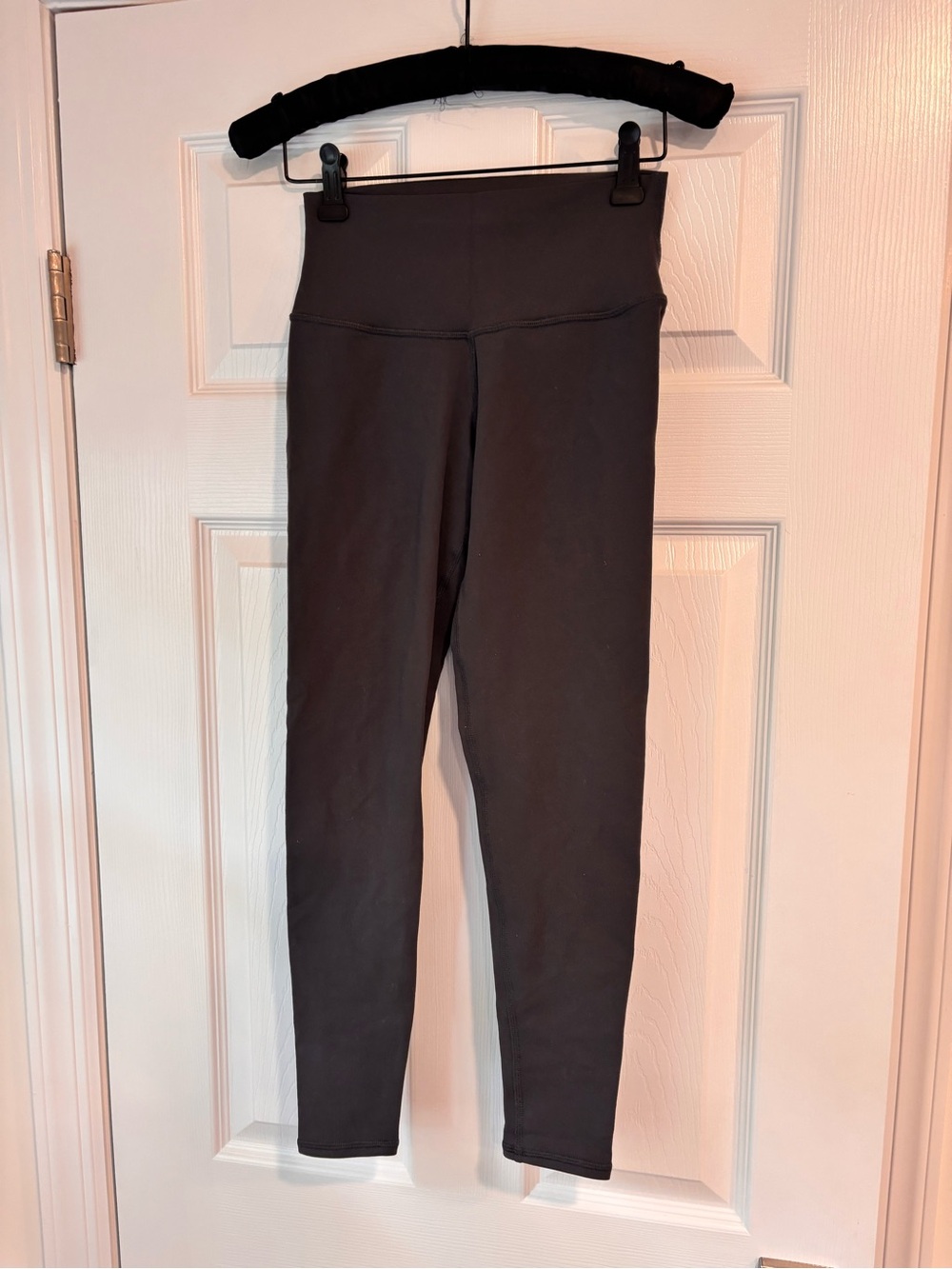 Alo Yoga high-waisted performance leggings in gray size XS